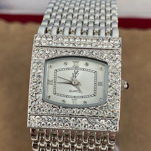 Vintage Stunning Victoria Wick Beverly Hills Crystal Watch